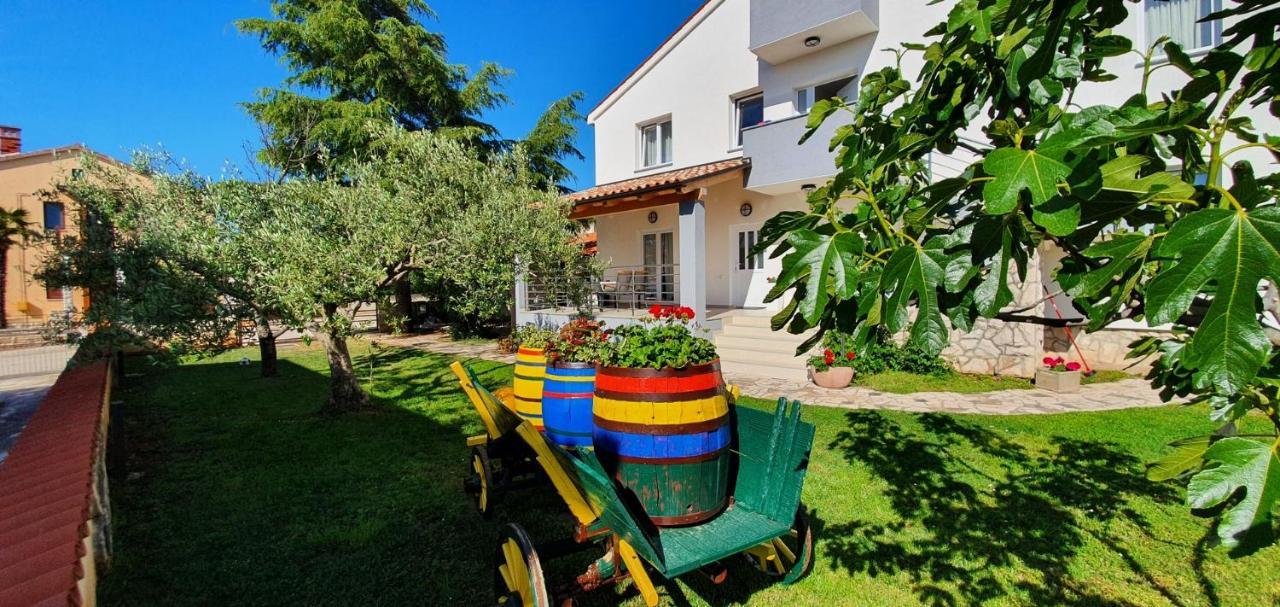 Nevija Apartment Перой Екстериор снимка